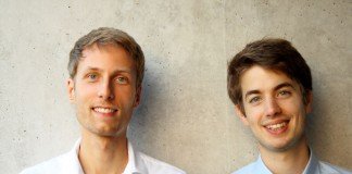 tabbt Finanztransfer Smartphone Newsfeed