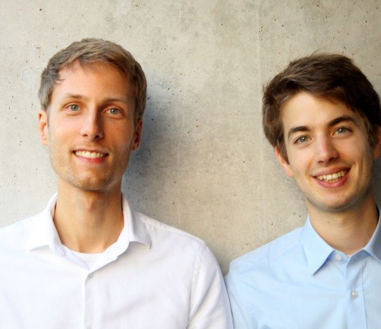 tabbt Finanztransfer Smartphone Newsfeed