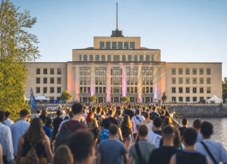 TOA19: Europa’s größtes, interdisziplinäres Tech-Festival geht in die achte Runde Berliner Funkhaus am Spreeufer mit Besucherstrom beim Tech-Festival