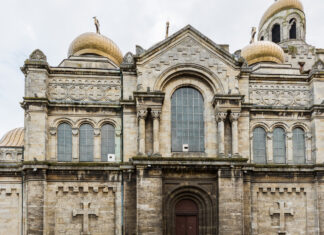 Die Mariä-Entschlafens-Kathedrale, das Wahrzeichen von Varna