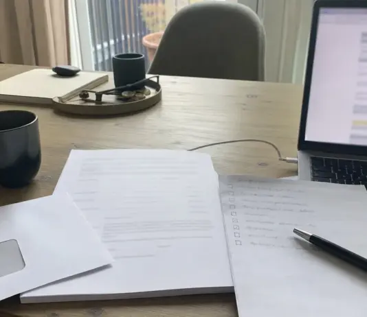 Arbeitsvertrag, Checkliste und Unterlagen für die Betriebsnummer vor der ersten Einstellung.