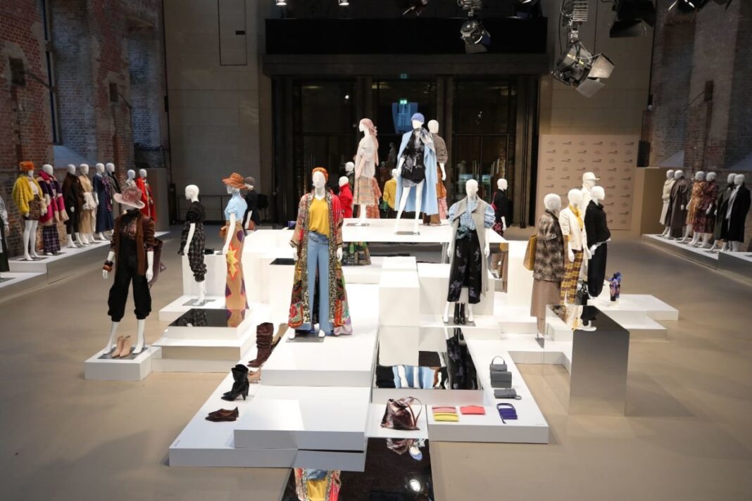 wearables-ausstellung-Kleidung