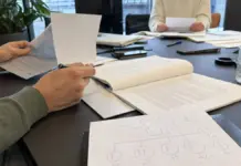 Geschäftsführer sozialversicherungspflichtig? Die GmbH-Checkliste für Gründer 2026 Gründer prüfen Satzung und Stimmrechte für die Sozialversicherung von Geschäftsführer:innen.