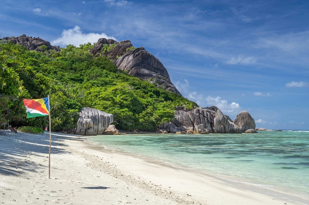 Auswandern auf die Seychellen: Workation Programme, 0 % auf Auslandseinkünfte und Inselleben im Überblick