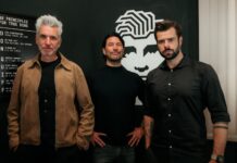 Höhle der Löwen gestern: Staffel 20, Folge 5, Deals mit Don Quiff Die drei Don-Quiff-Gründer Robert Tarquini, Max Kögl und Klaus Laimer stehen vor dem Markenlogo