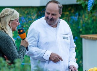 Johann Lafer im weißen Kochjackett beim ZDF-Fernsehgarten 2025