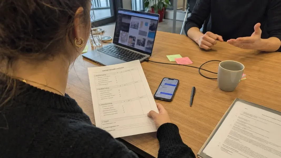 ki-kennzeichnung-pruefen Startup-Team prüft KI-Inhalte und Kennzeichnung vor der Veröffentlichung.