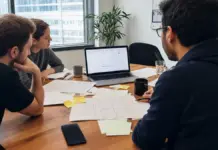 KI-Modell auswählen 2026: Die Startup-Checkliste für Kosten, Sicherheit und Lock-in Startup-Team bewertet ein KI-Modell anhand von Kosten, Sicherheit und Betriebsmodell.