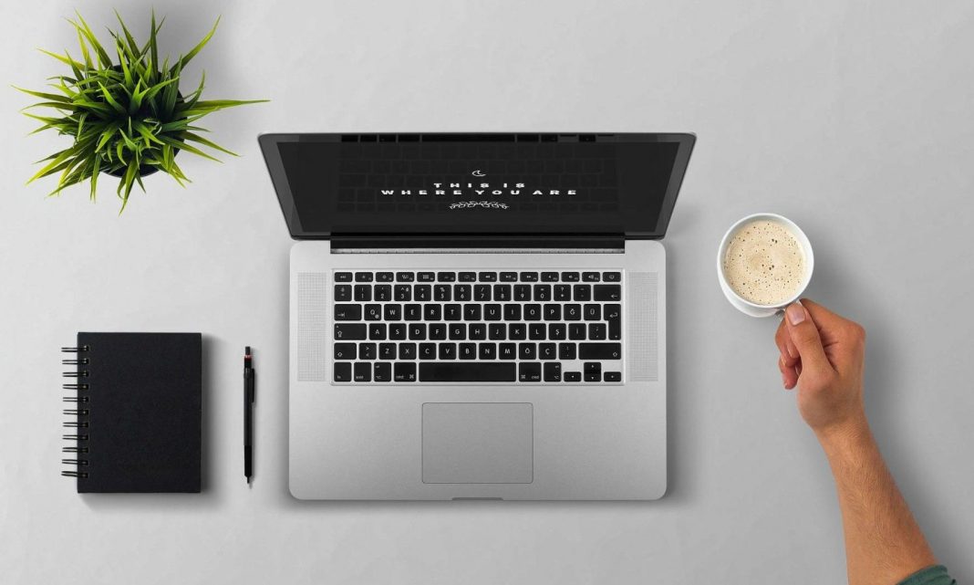 Laptop-Marketing-Business-Online