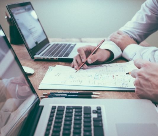 Factoring_Startup_Rechnungen_auslagern