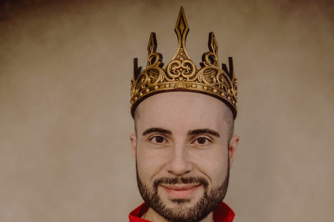 Penice Gründer Markus Flagner Penice-Gründer Markus Flagner mit Krone als Prinz aus dem Penice-Märchen