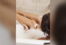 Höhle der Löwen gestern (DHDL): Folge 7, Deals mit Dieter Könnes Eine Person rasiert sich in einer Badewanne mit Schaum das Bein